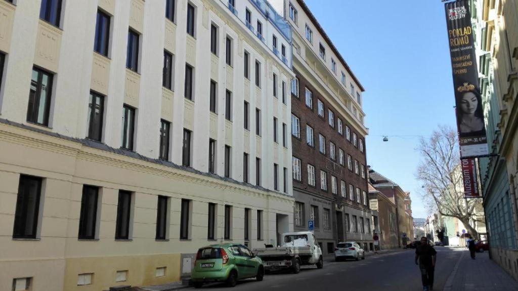 Apartmans In The Center With Privat Parking Apartman Brünn  Kültér fotó